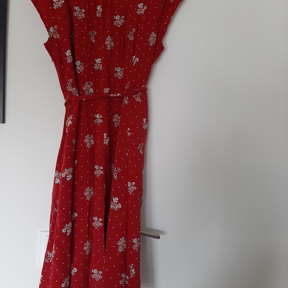 Size 12 Princess Highway red dress with floral and dots pattern - Picture 4 of 5